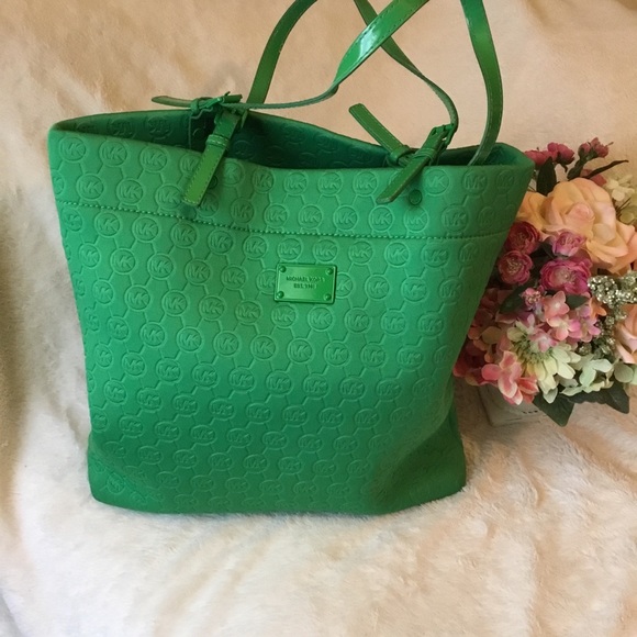 Michael Kors Handbags - 😎Deal of the day😎 Michael Kors green tote bag